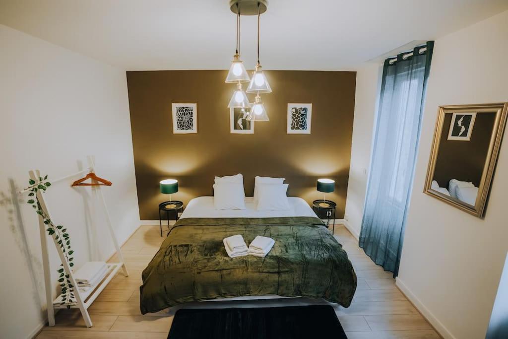 Le Bertrand • Le Raffinement En Coeur De Ville Chateauroux Luaran gambar