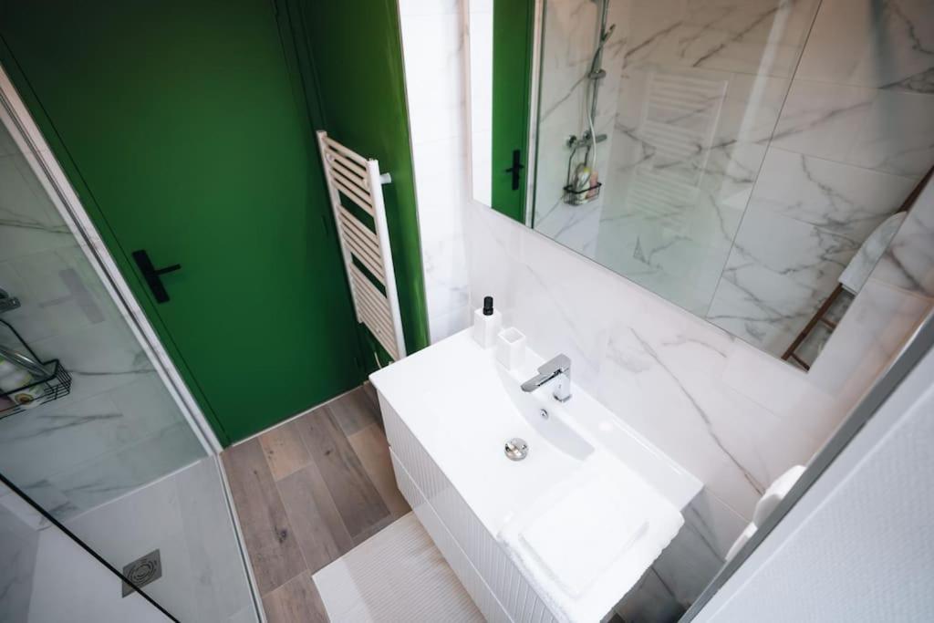 Le Bertrand • Le Raffinement En Coeur De Ville Chateauroux Luaran gambar